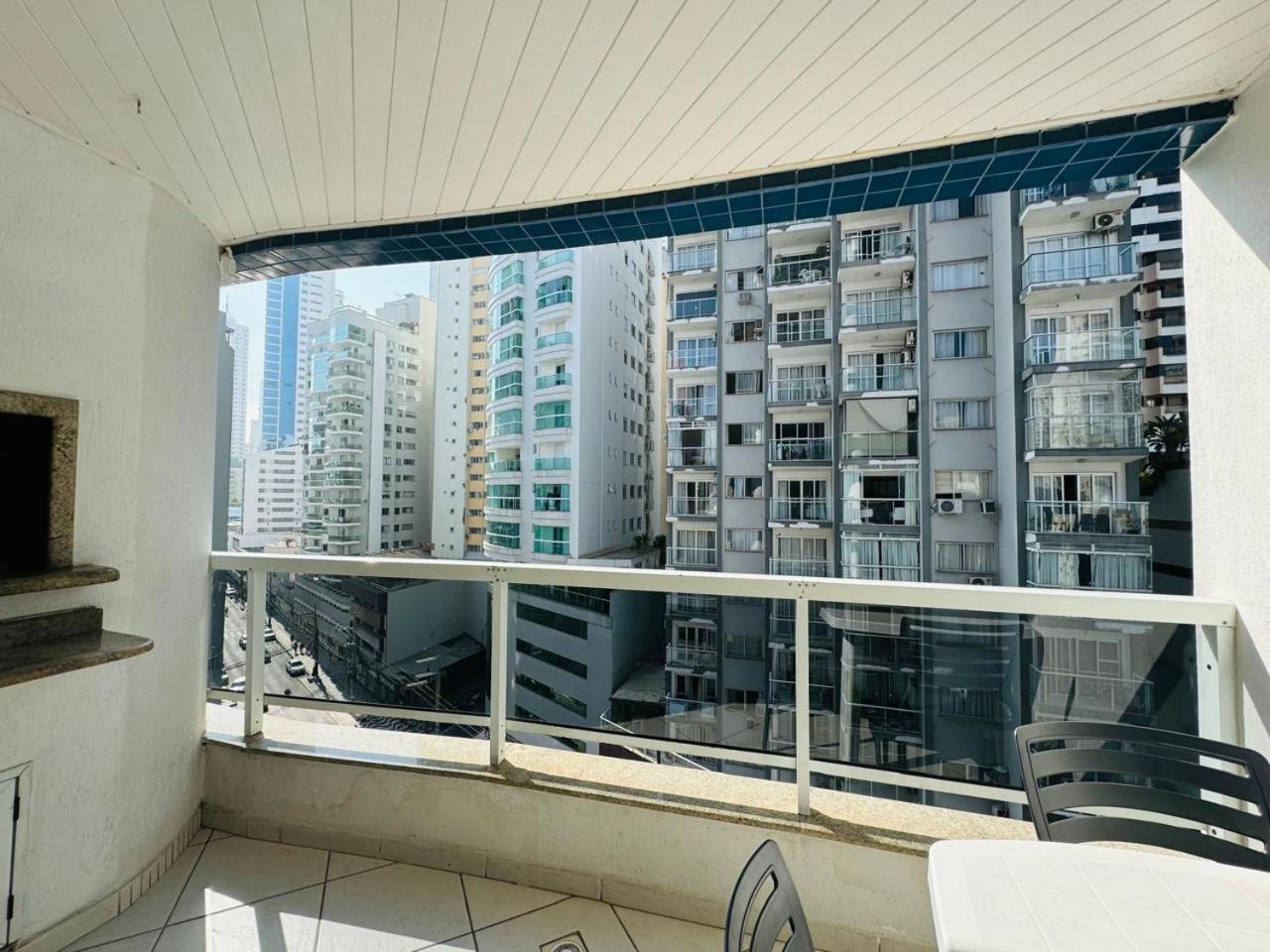 Apto A 100M Da Praia Central Balneario Camboriu Exterior photo