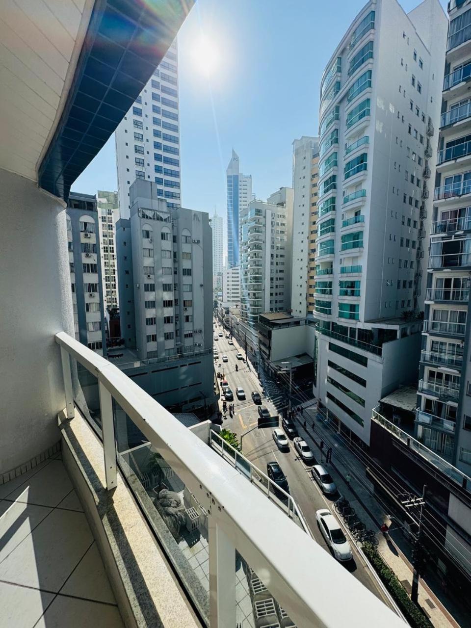 Apto A 100M Da Praia Central Balneario Camboriu Exterior photo